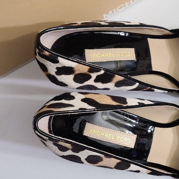 MICHAEL KORS "Stephanie" Leopard Calf Hair Pumps - 3" Heel - Picture 6 of 12